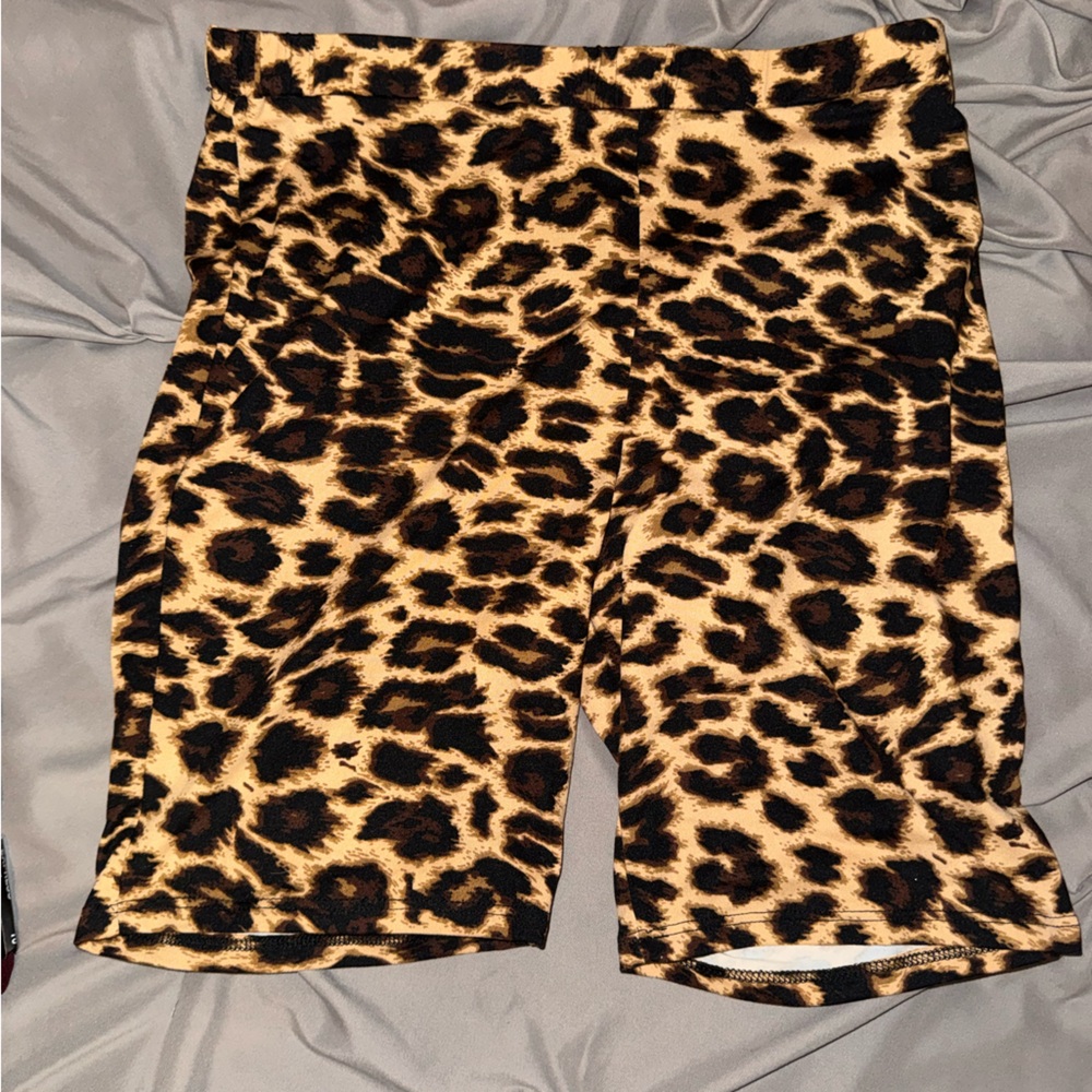 Le Lis Animal Print Shorts